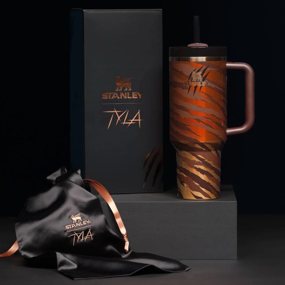 special edition Tyla Tyger Stanley Flowstate 40oz tumbler | collectible - Picture 10 of 10